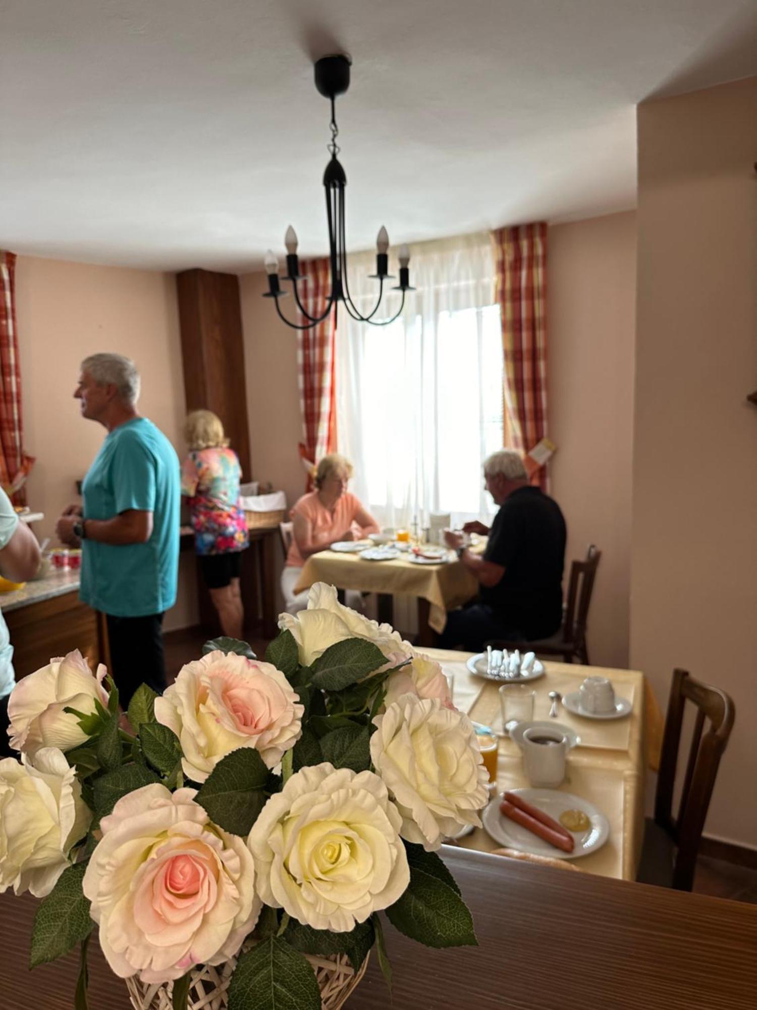 Penzion Moravsky Sommelier Valtice Buitenkant foto