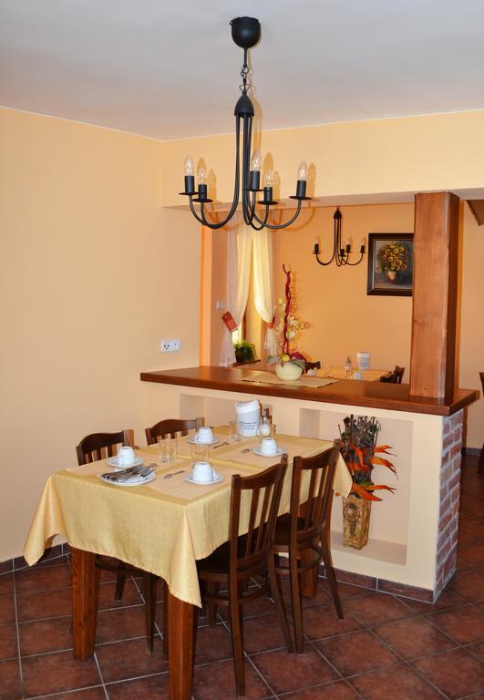 Penzion Moravsky Sommelier Valtice Buitenkant foto